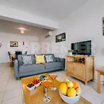 Luna Apartment *