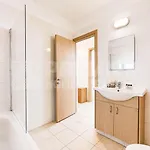 Luna Apartment *