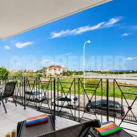 Luna Apartamento Paralimni