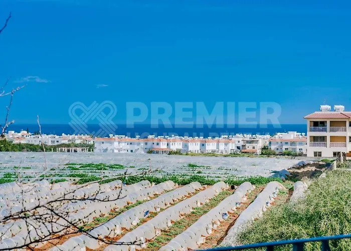 Luna Паралимни